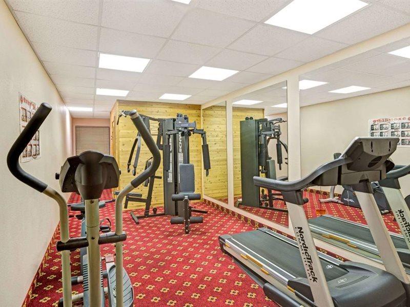 Days Inn&Suites by Wyndham Louisville SW Extérieur photo