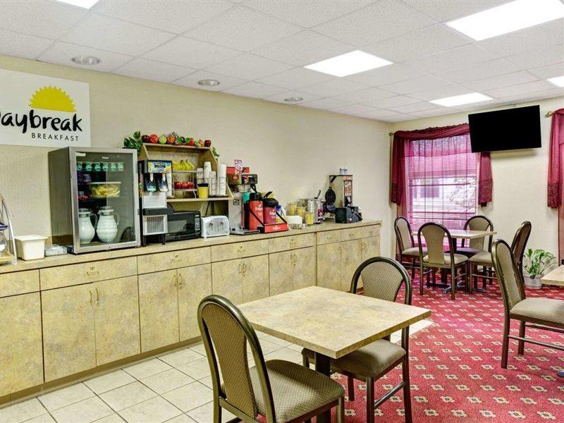 Days Inn&Suites by Wyndham Louisville SW Extérieur photo